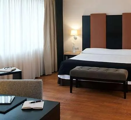 Hotel Nh 4*