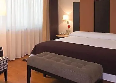 Hotel Nh 4*