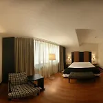 Hotel Nh 4*