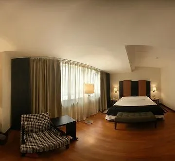 Hotel Nh 4*